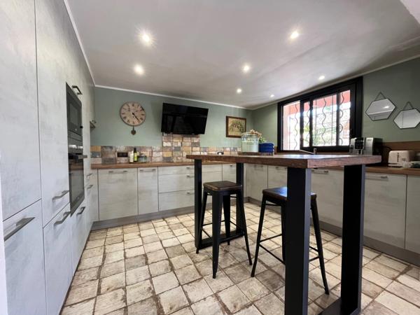 PEGOMAS VILLA INDIVIDUELLE 6 PIECES 215 M2 AVEC PISCINE TERRAIN 1025 M2