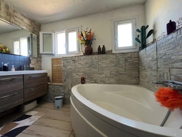 PEGOMAS VILLA INDIVIDUELLE 6 PIECES 215 M2 AVEC PISCINE TERRAIN 1025 M2