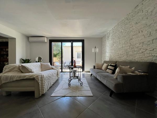 PEGOMAS VILLA INDIVIDUELLE 6 PIECES 215 M2 AVEC PISCINE TERRAIN 1025 M2