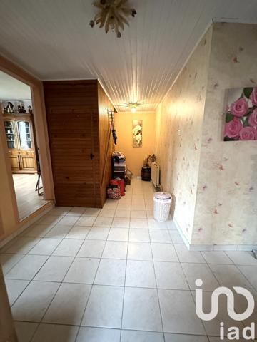 Maison traditionnelle 8 pièces de 120 m² à Camblain-Châtelain (62470)