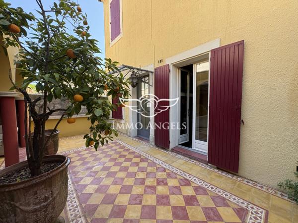 AIGUES MORTES-MAGNIFIQUE MAISON DE MAITRE AVEC PATIO