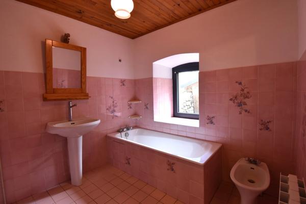 Maison à louer 5 pièces SAINT AGREVE (07)