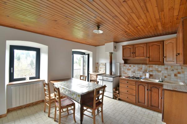 Maison à louer 5 pièces SAINT AGREVE (07)