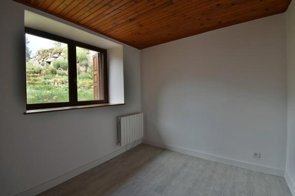 Maison à louer 5 pièces SAINT AGREVE (07)