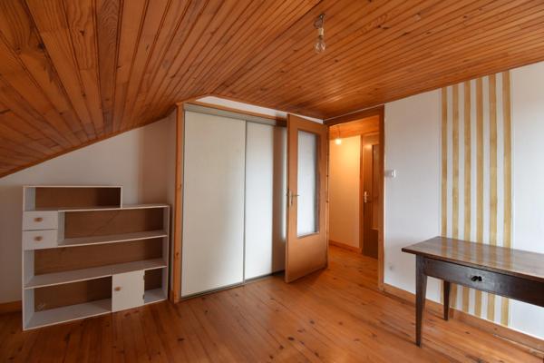 Maison à louer 5 pièces SAINT AGREVE (07)