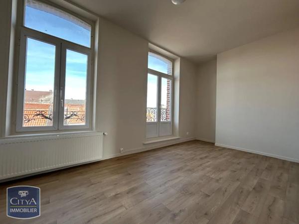 Appartement à louer 2 pièces 63.05m² Cambrai (59400)