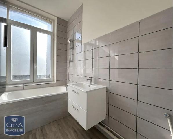 Appartement à louer 2 pièces 63.05m² Cambrai (59400)