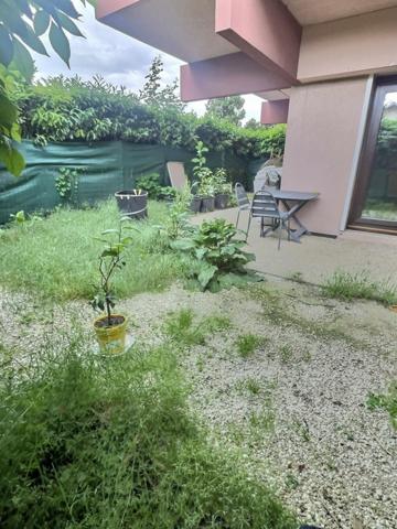 A vendre Studio avec jardin, parking, cave