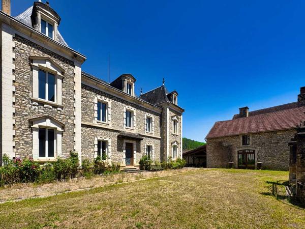 Maison ancienne - Sarlat-la-caneda Ensemble en pierre à rénover sur 12 676 m2