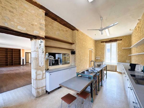 Maison ancienne - Sarlat-la-caneda Ensemble en pierre à rénover sur 12 676 m2