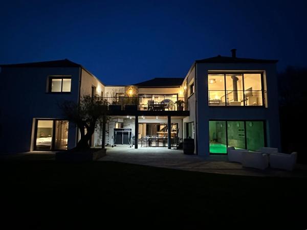 Propriété MODERNE vue sur le Golfe du Morbihan à vendre