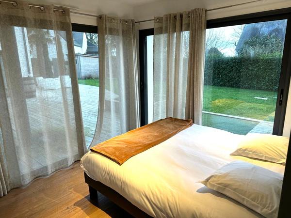 Propriété MODERNE vue sur le Golfe du Morbihan à vendre