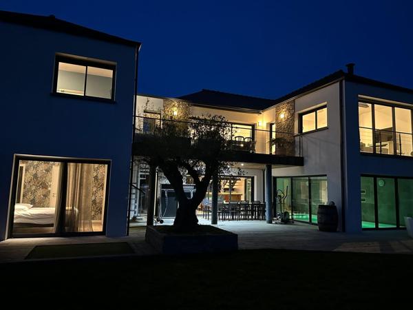 Propriété MODERNE vue sur le Golfe du Morbihan à vendre