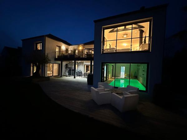 Propriété MODERNE vue sur le Golfe du Morbihan à vendre