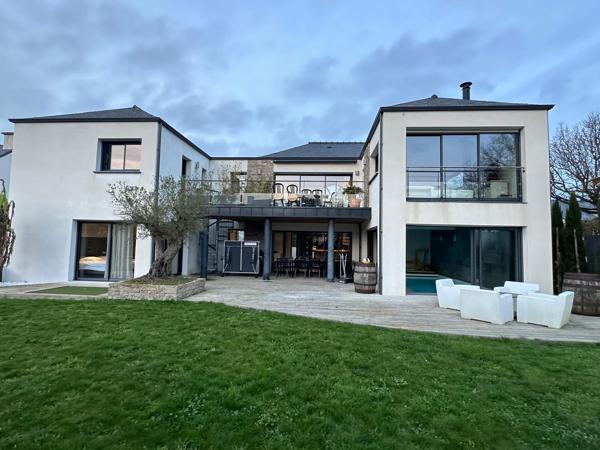 Propriété MODERNE vue sur le Golfe du Morbihan à vendre