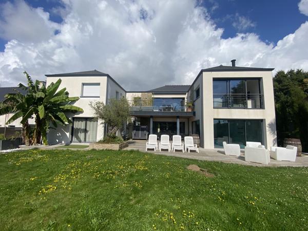Propriété MODERNE vue sur le Golfe du Morbihan à vendre