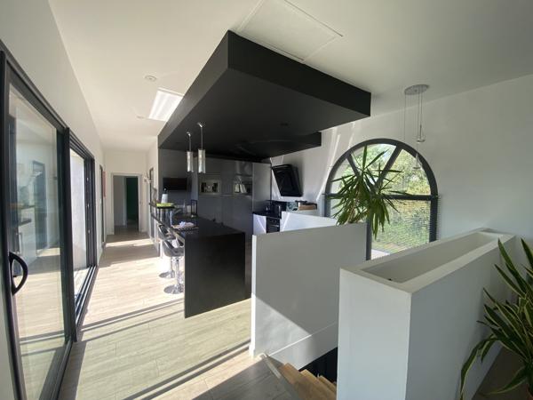 Propriété MODERNE vue sur le Golfe du Morbihan à vendre