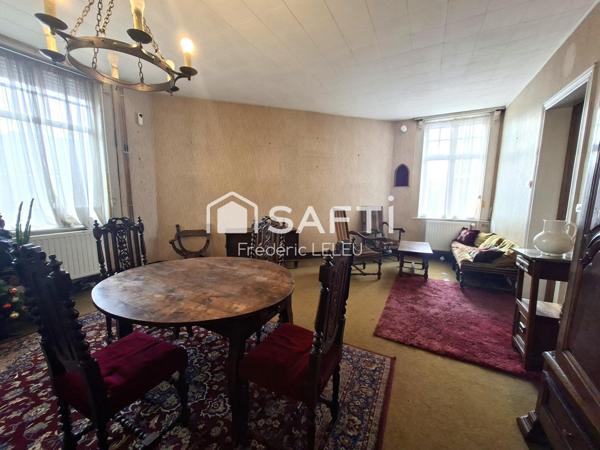 Maison semi-individuelle avec fort potentiel de rénovation !