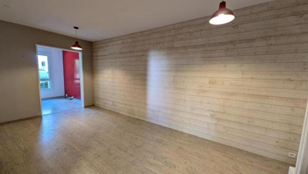 Appartement T3 à louer - 65 m² (réf : 555862)