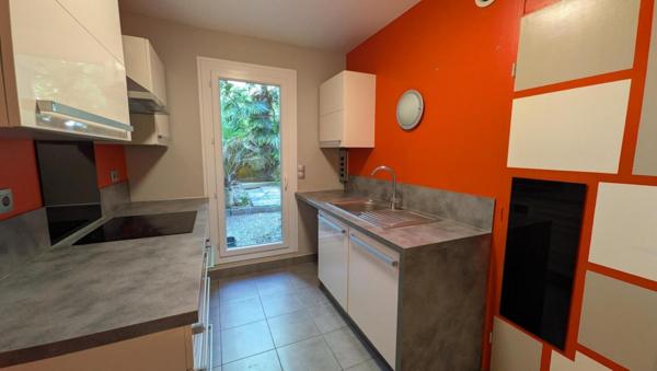 Appartement T3 à louer - 65 m² (réf : 555862)