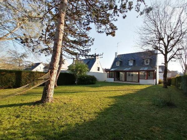 EXCLUSIVITÉ - TRENTE CINQ NOTAIRES

Située dans un environnement calme, à proximité immédiate...