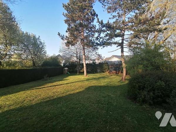EXCLUSIVITÉ - TRENTE CINQ NOTAIRES

Située dans un environnement calme, à proximité immédiate...