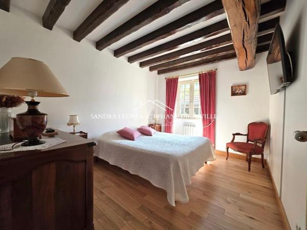 PROCHE MAINTENON - JOUY  RAVISSANTE LONGERE de 182 m², 7 PIECES