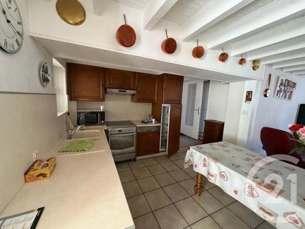 Maison à vendre  13 pièces - 146 m 2   JUSSAC  - 15