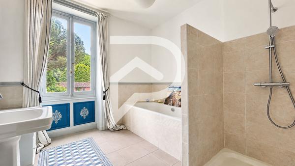 Maison 8 pièces 250 m2