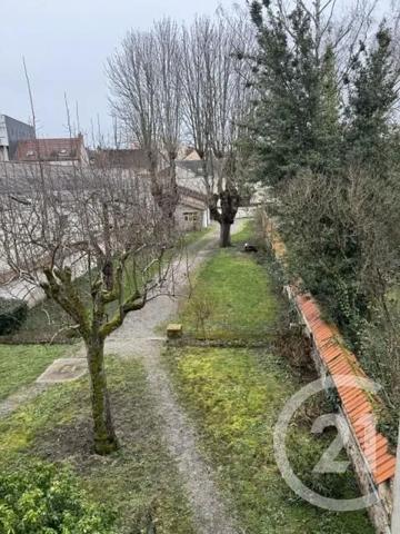 Maison à vendre  7 pièces - 480 m 2   MONTLUCON  - 03