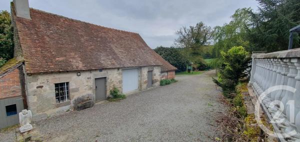 Maison à vendre  7 pièces - 480 m 2   MONTLUCON  - 03