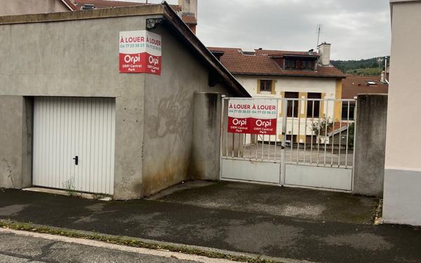 Stationnement à louer