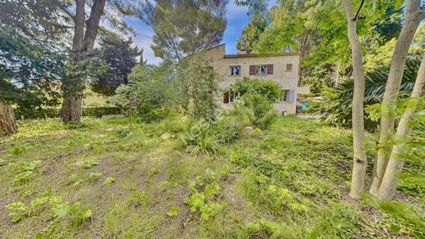 La Ciotat , Saint-Jean - Une propriété familiale d'exception entre élégance, sérénité et potentiel patrimonial