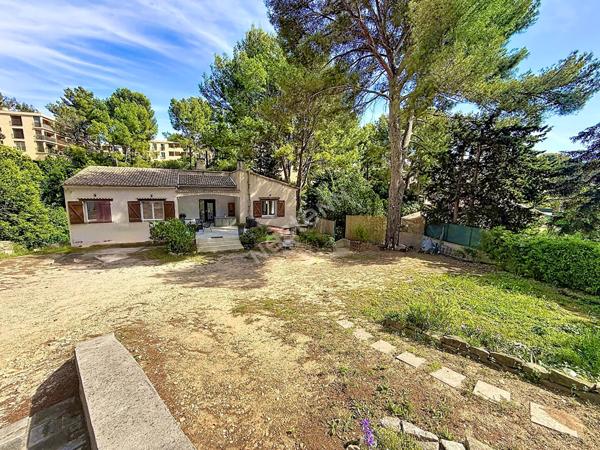La Ciotat , Saint-Jean - Une propriété familiale d'exception entre élégance, sérénité et potentiel patrimonial