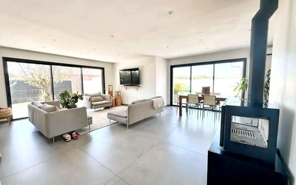 Maison à vendre    5 pièces • 202,57 m2 Saint-Martin-de-Hinx