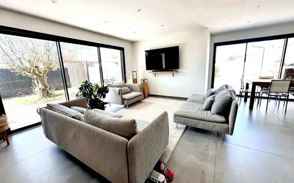 Maison à vendre    5 pièces • 202,57 m2 Saint-Martin-de-Hinx