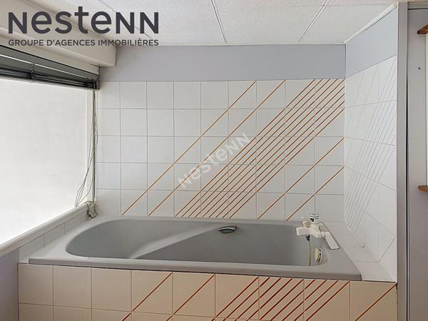 Investisseurs - Deux lots - Surface - Lumière
