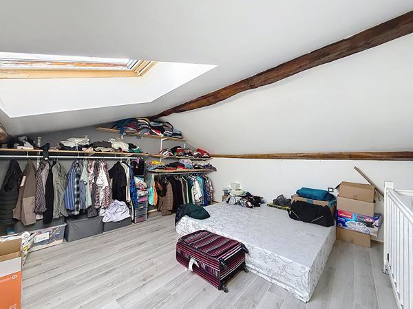 Appartement centre de Meximieux, 2 chambres, 1 bureau , 82 m2