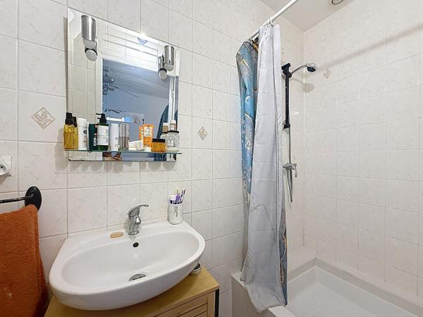 Appartement centre de Meximieux, 2 chambres, 1 bureau , 82 m2