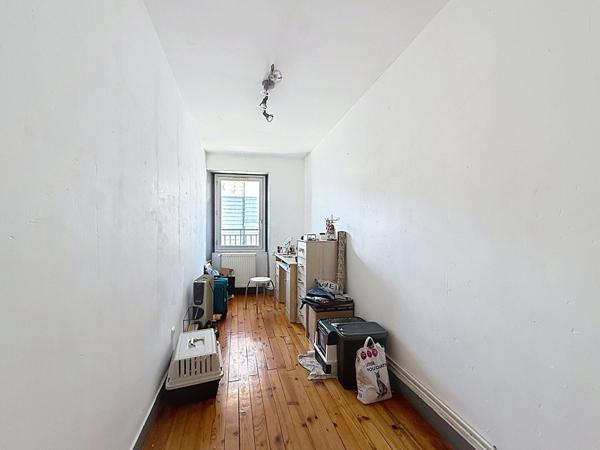 Appartement centre de Meximieux, 2 chambres, 1 bureau , 82 m2