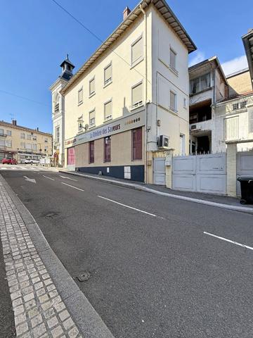 Appartement centre de Meximieux, 2 chambres, 1 bureau , 82 m2