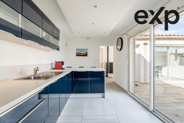 Maison individuelle rénovée avec piscine et garage à proximité des plages