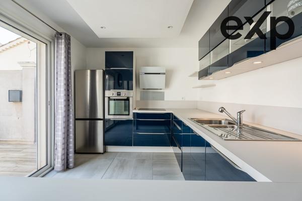 Maison individuelle rénovée avec piscine et garage à proximité des plages