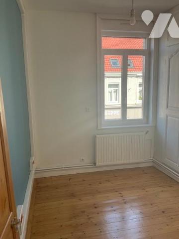 A VENDRE à SECLIN Maison de 135 m2 6 chambres jardin garage