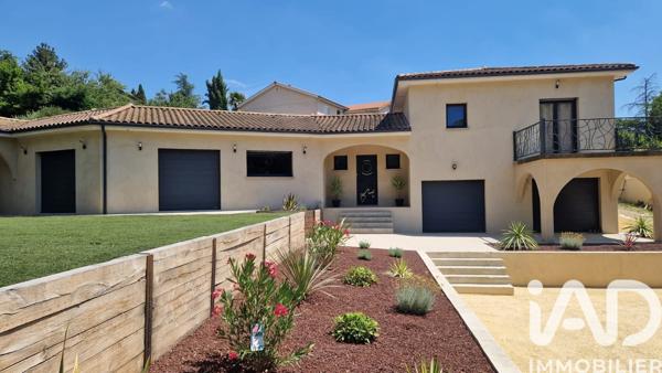 Maison à vendre 7 pièces 236 m² Saint-Martin-la-Plaine