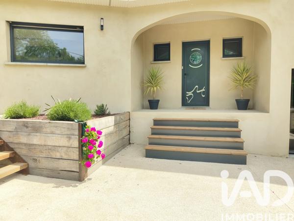 Maison à vendre 7 pièces 236 m² Saint-Martin-la-Plaine
