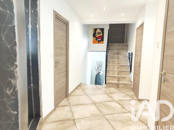 Maison à vendre 7 pièces 236 m² Saint-Martin-la-Plaine