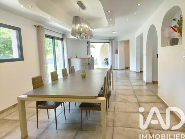 Maison à vendre 7 pièces 236 m² Saint-Martin-la-Plaine