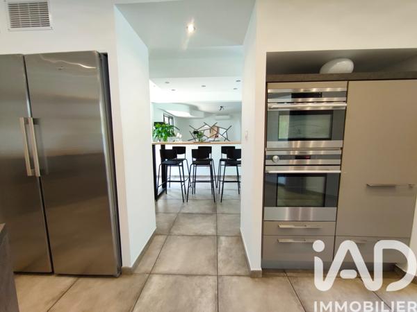 Maison à vendre 7 pièces 236 m² Saint-Martin-la-Plaine