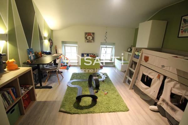 Ancien corps de ferme rénové sur 30ares!